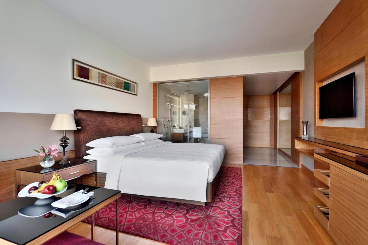 Indore Marriott Hotel Buitenkant foto