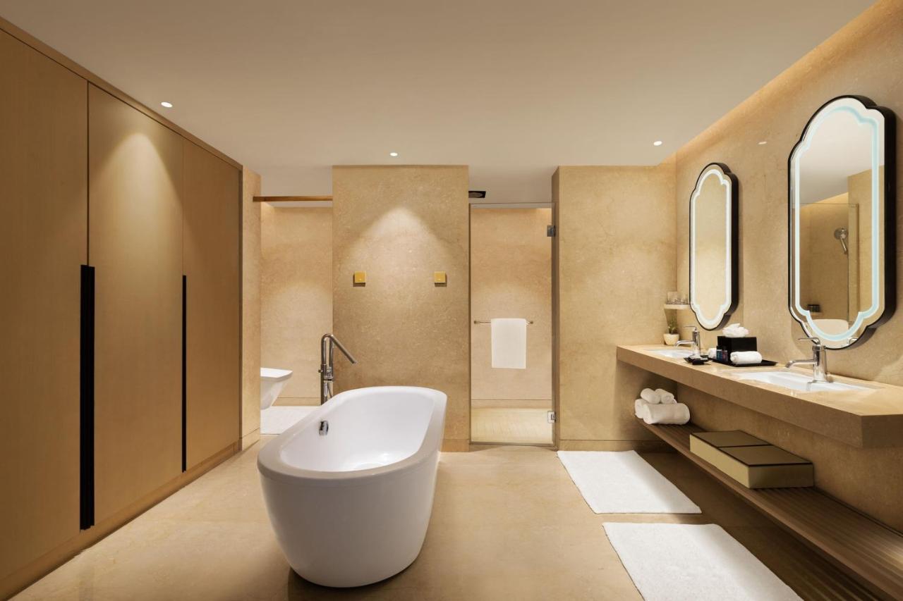 Indore Marriott Hotel Buitenkant foto