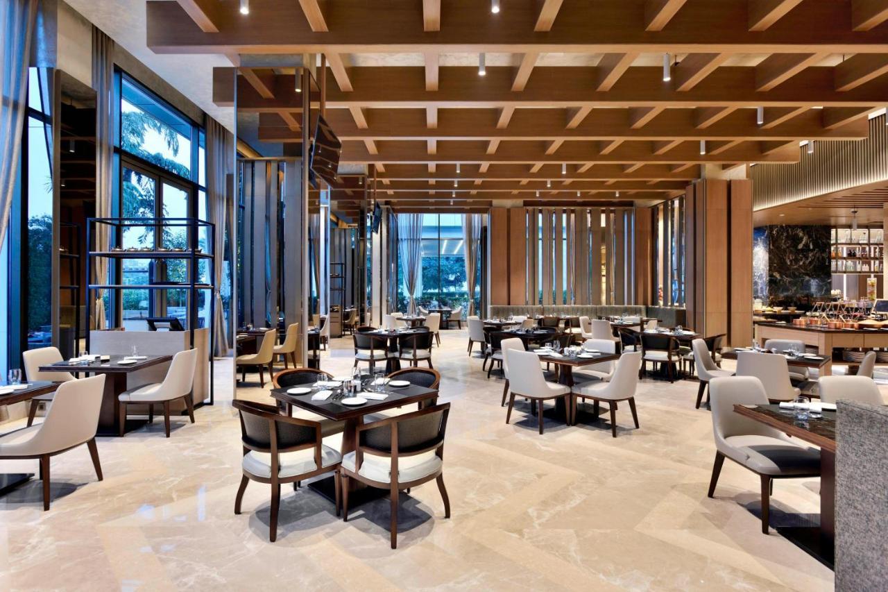 Indore Marriott Hotel Buitenkant foto