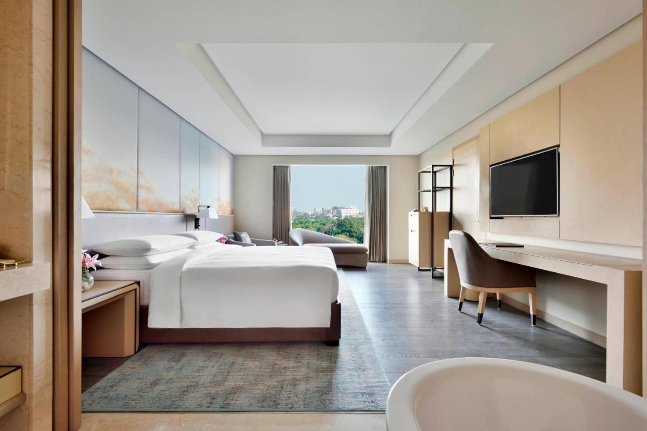 Indore Marriott Hotel Buitenkant foto