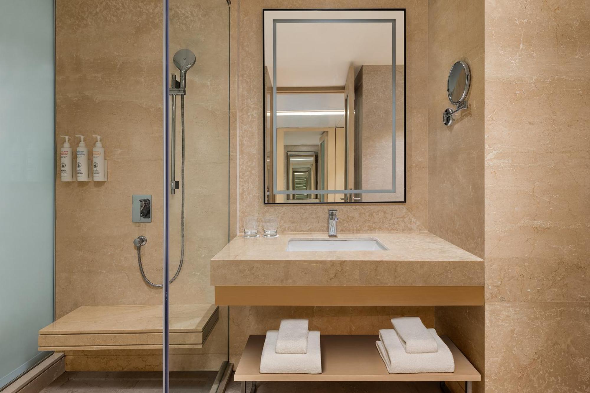 Indore Marriott Hotel Buitenkant foto