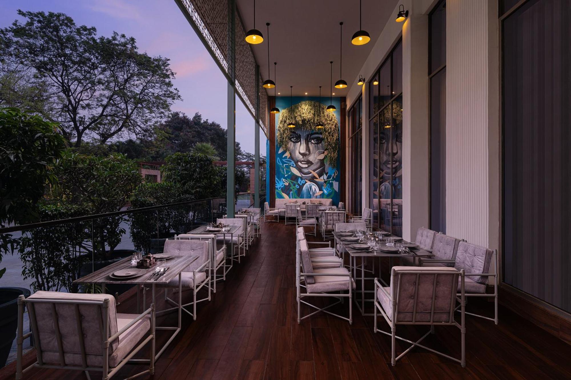 Indore Marriott Hotel Buitenkant foto