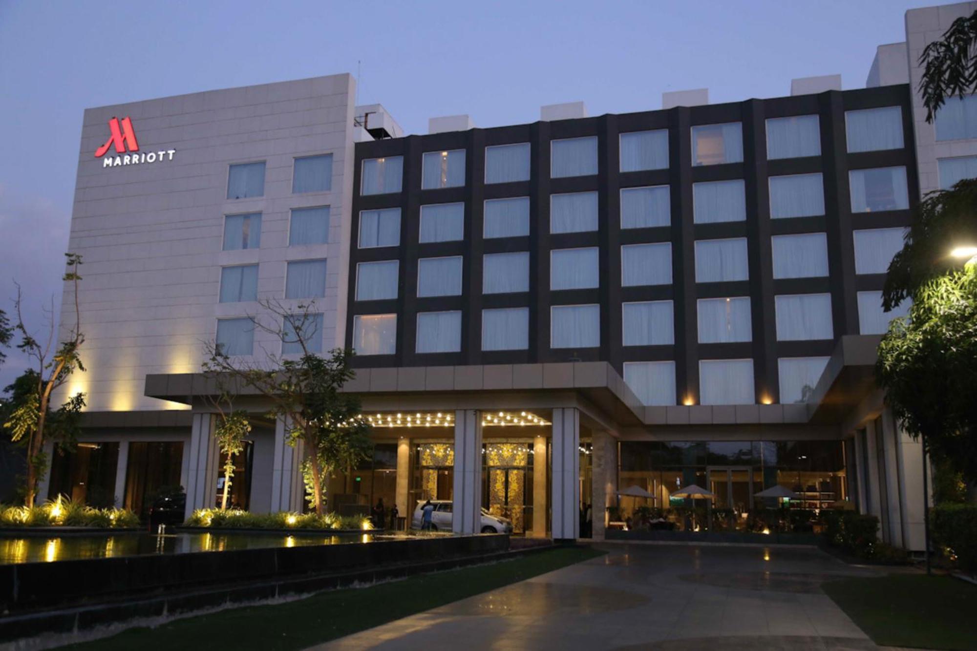 Indore Marriott Hotel Buitenkant foto